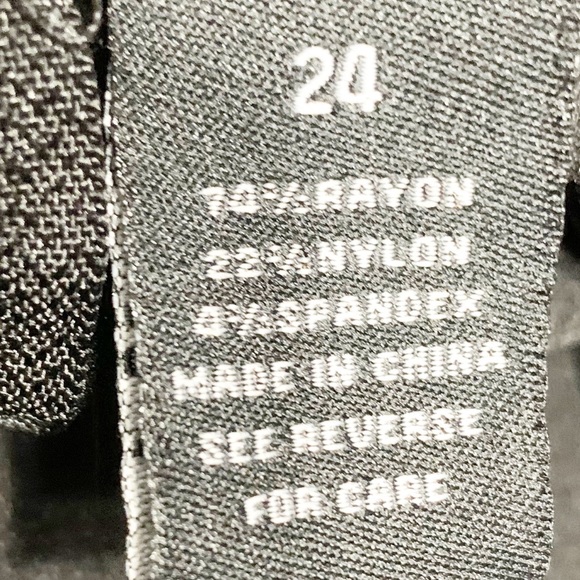 Torrid Rayon Blend Black Pencil Skirt Elastic Side Panels Back Zipper Stretchy - Picture 8 of 13